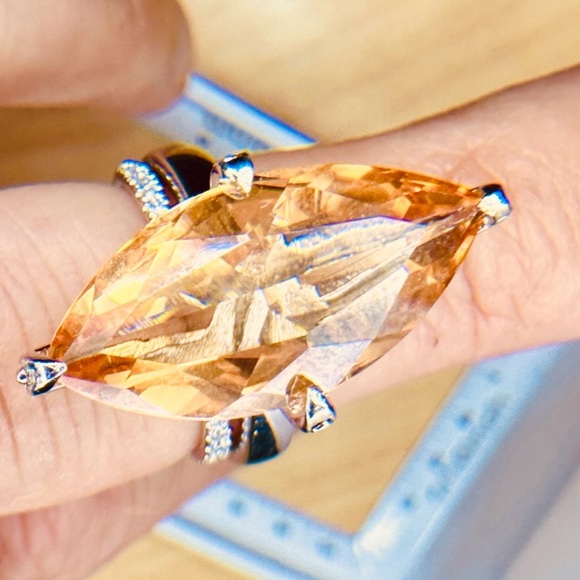 $1015 Size 4.5 WWAKE White Gold & Diamond Open Slice Ring - Picture 11 of 13